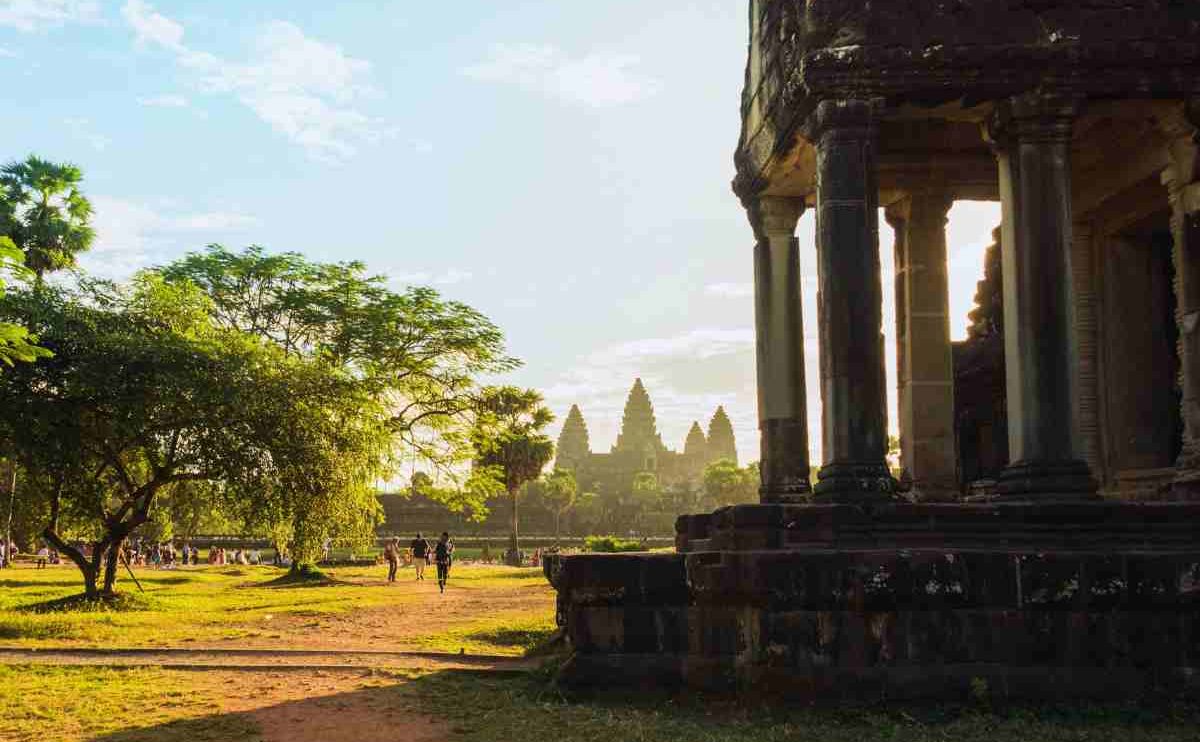 Is it worth hiring a tour guide to visit Angkor Wat