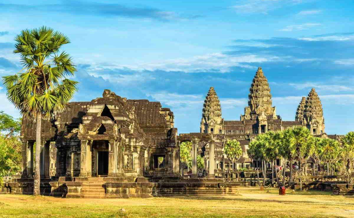How Do You Walk Around Angkor Wat
