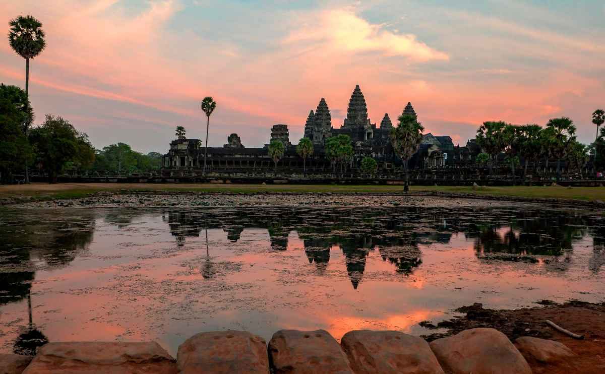 The Golden Hour At Angkor Wat Unveiling the Photographic Wonders of Dawn and Dusk